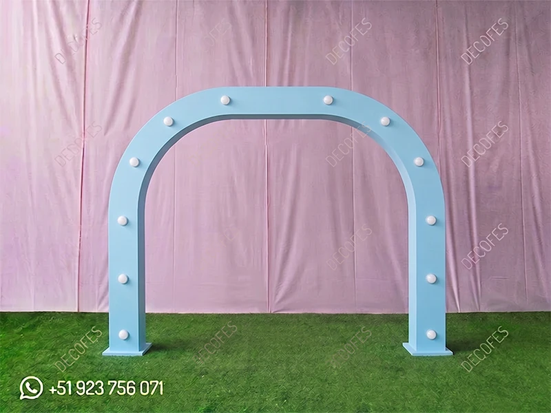 Arco amplo com luzes