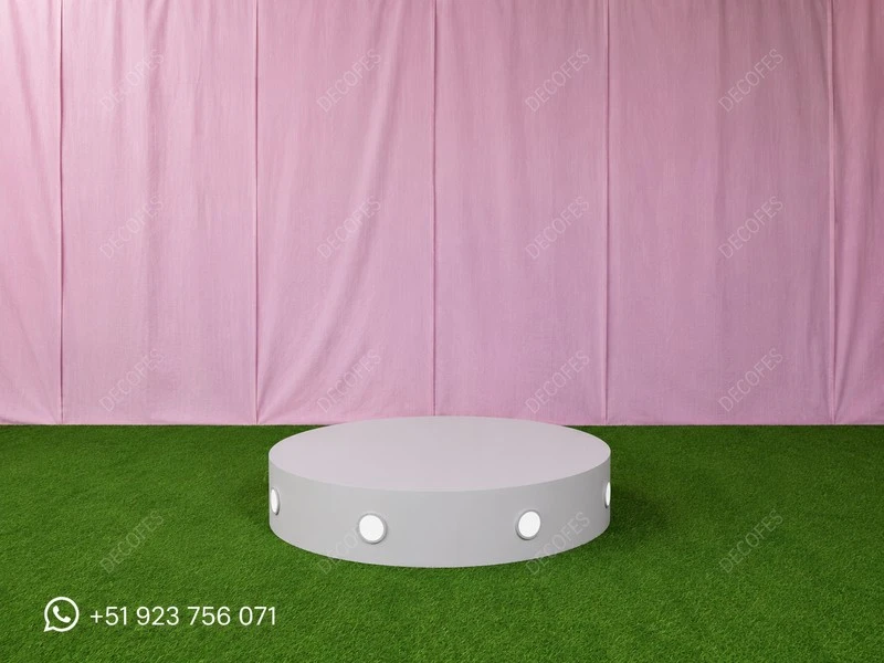 Pódio decorativo com luzes