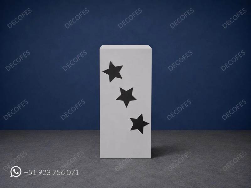 Socle en MDF avec étoiles