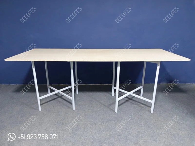 Table de buffet pour événements.